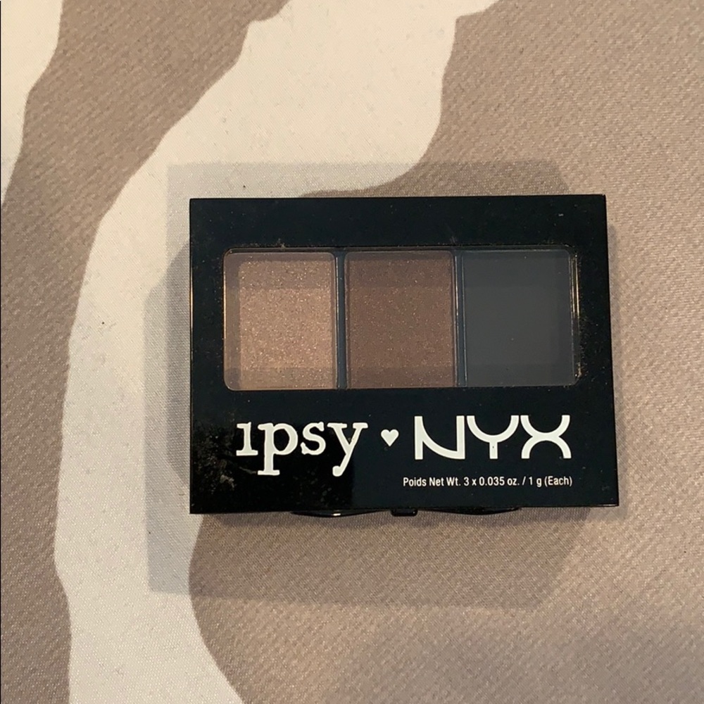 Eyeshadow trio
